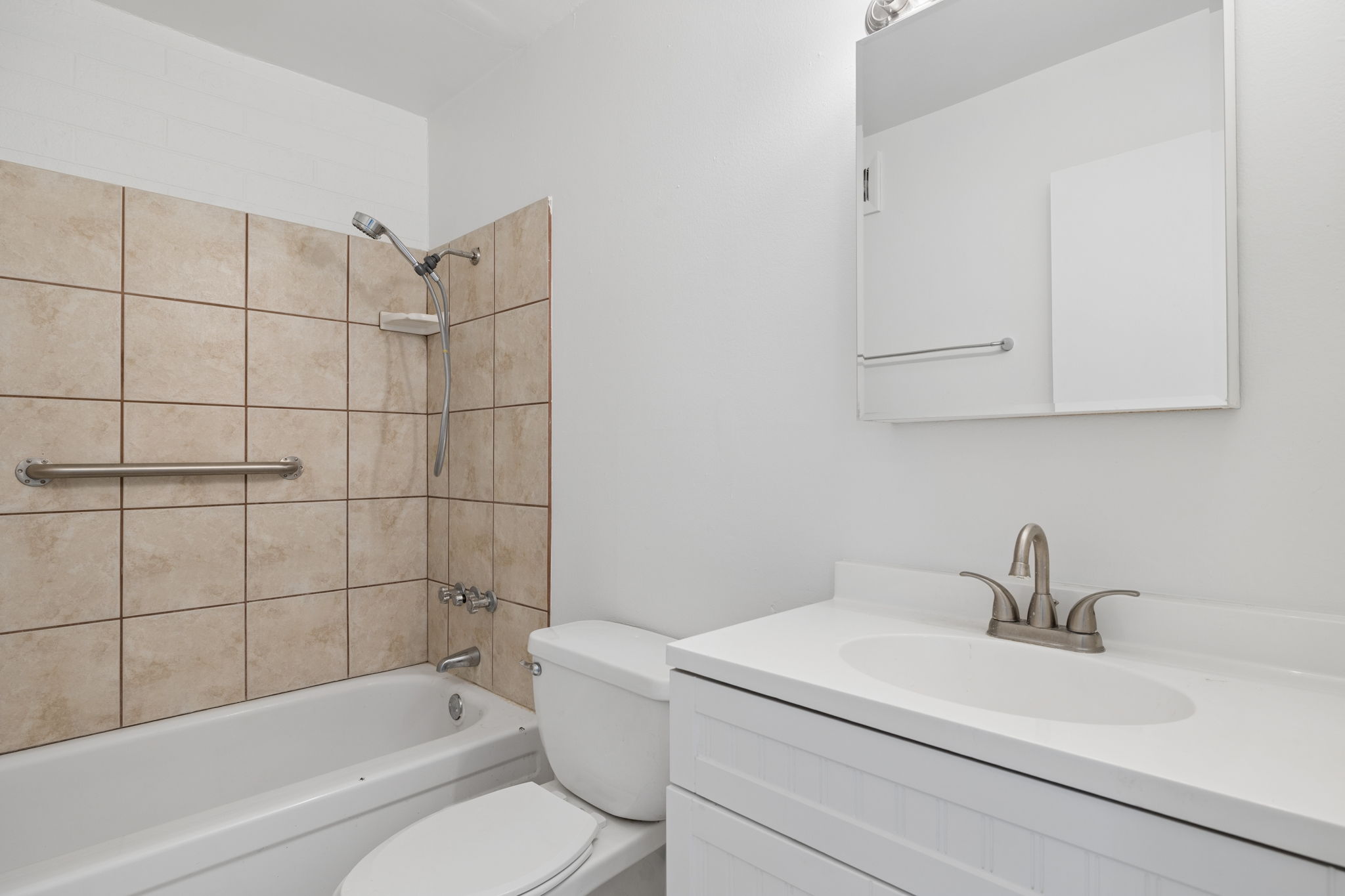 825 Hayden Rd C-104 - 013