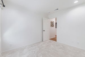 024_825 Oak Grove Rd 15