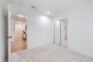 025_825 Oak Grove Rd 15