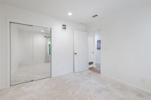 028_825 Oak Grove Rd 15