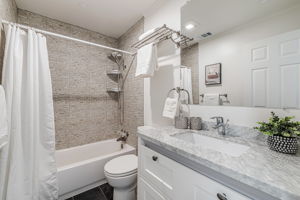 030_825 Oak Grove Rd 15