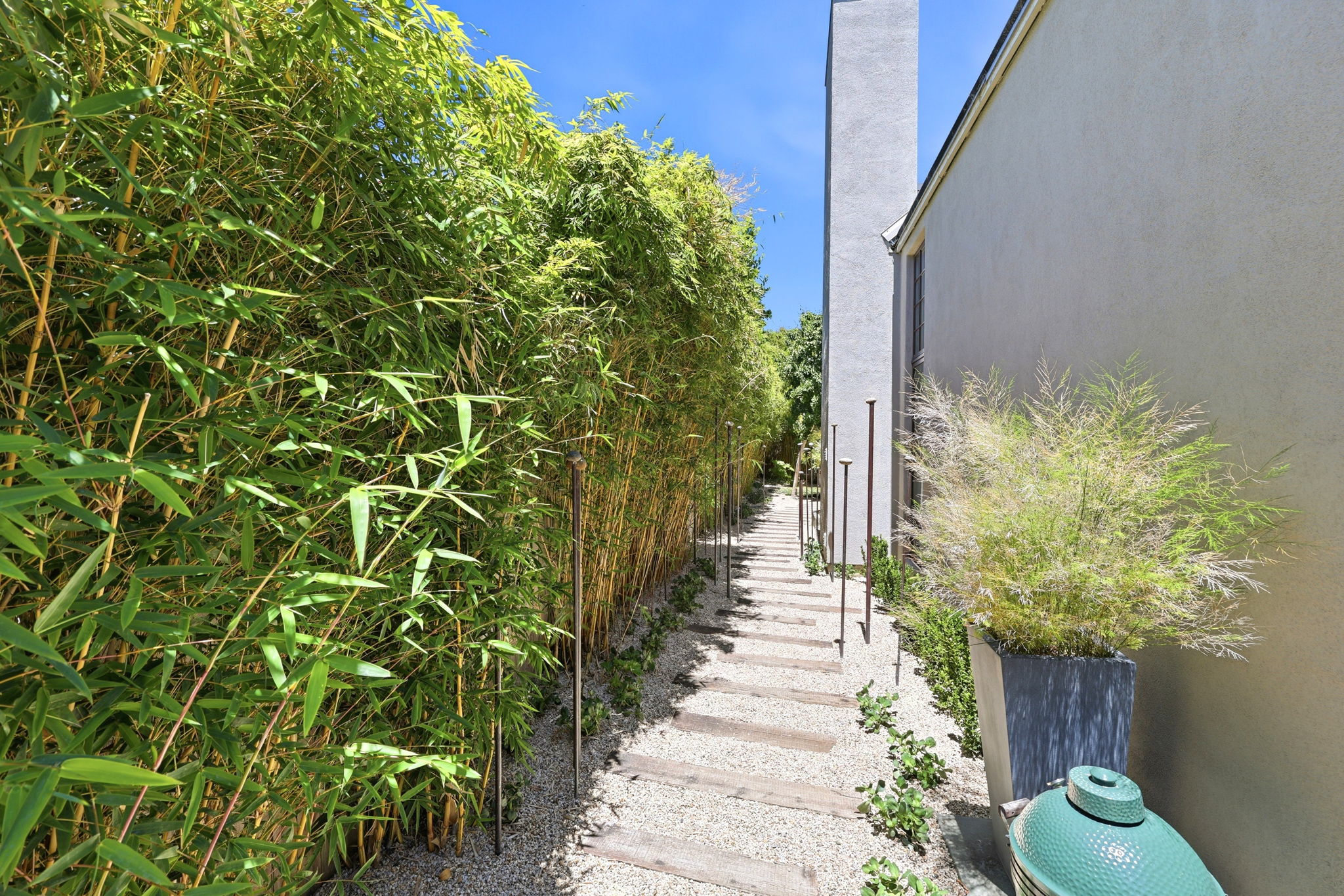 036_F8_825 Woodland Ave