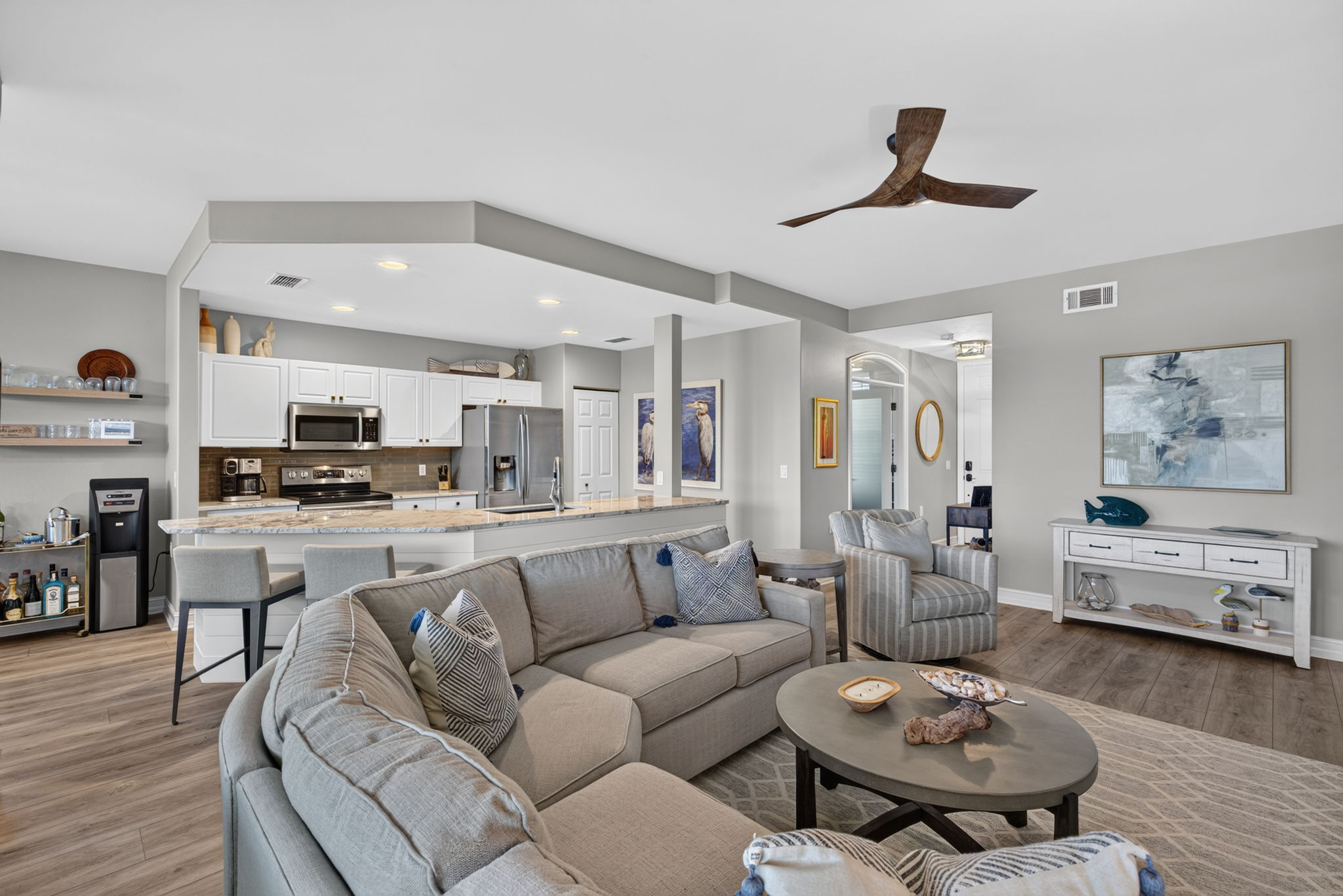 Living Room 4 of 5