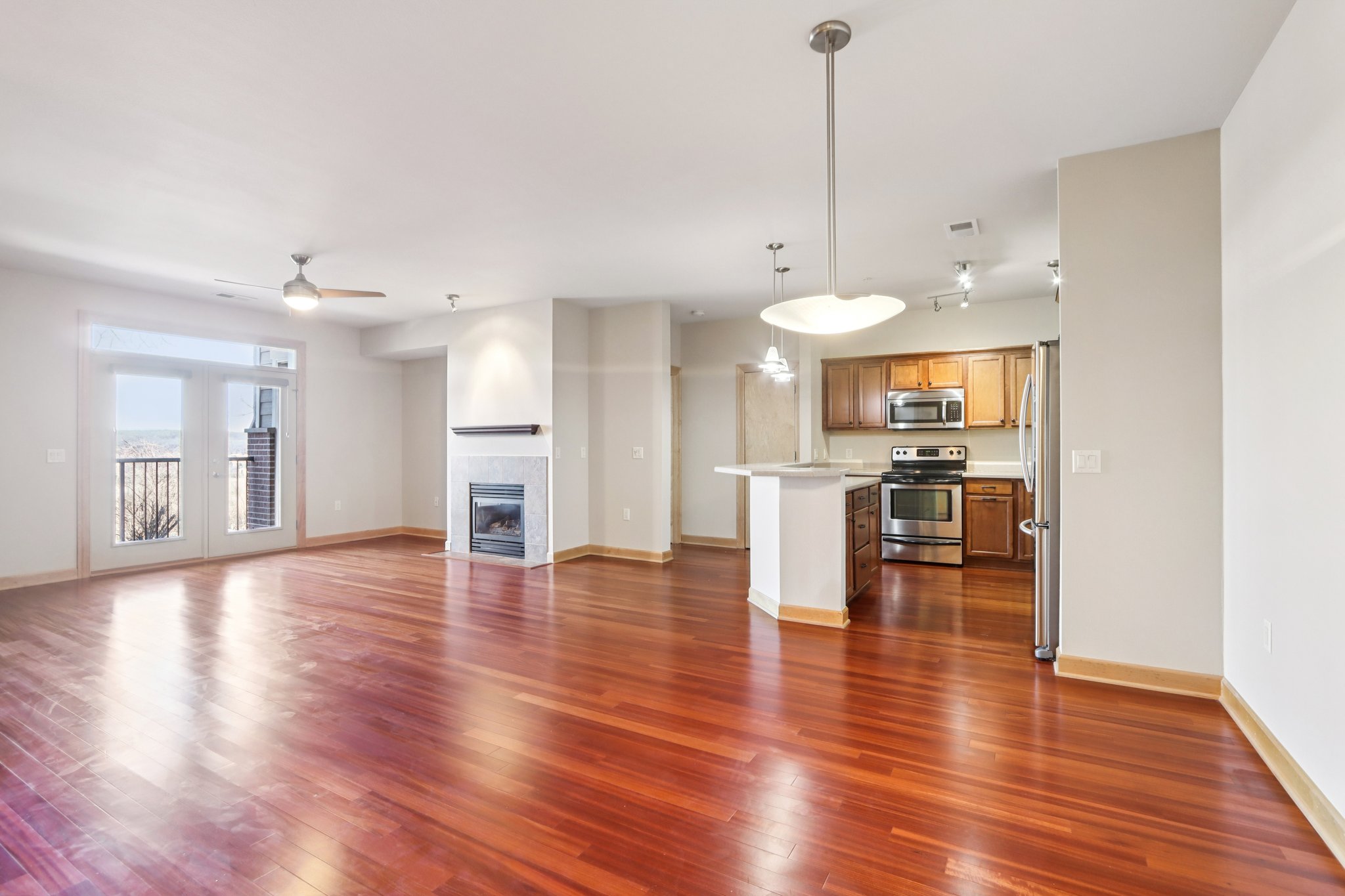 Mayo Dr 210-S2402-005.jpg