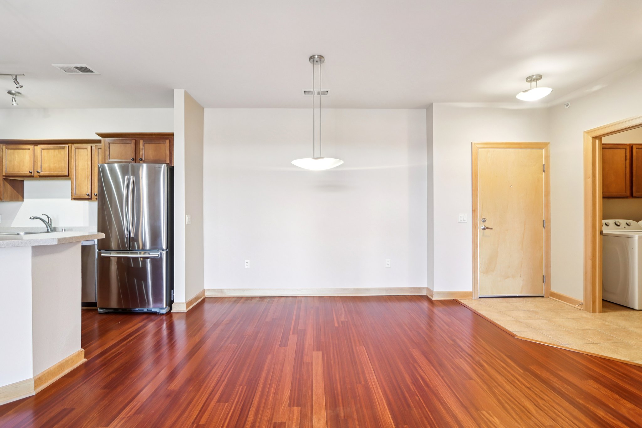 Mayo Dr 210-S2402-006.jpg