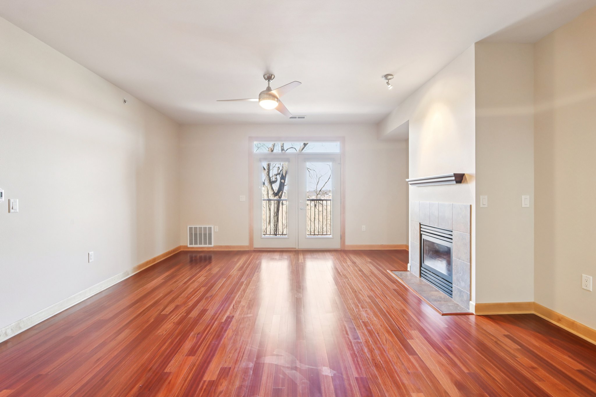 Mayo Dr 210-S2402-010.jpg