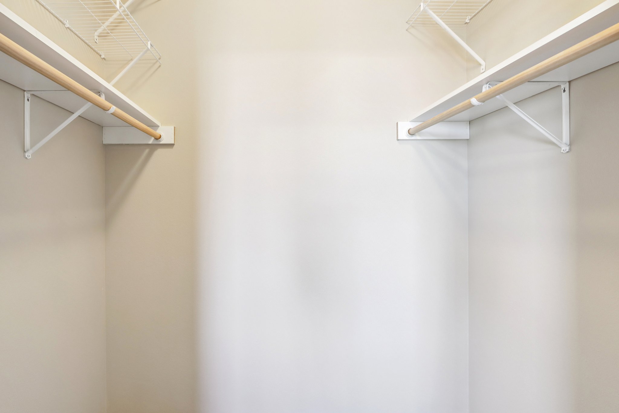 Mayo Dr 210-S2402-021.jpg