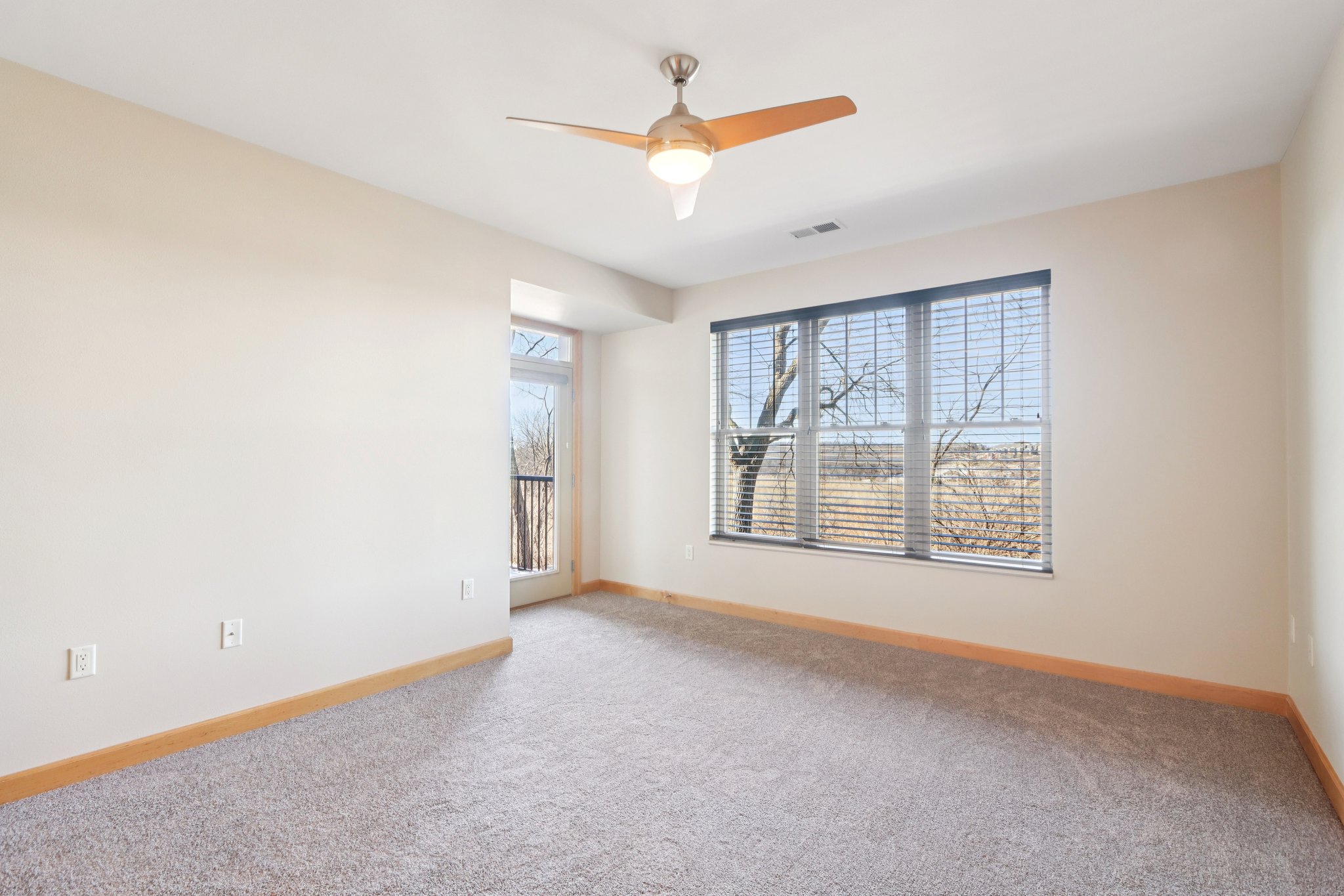 Mayo Dr 210-S2402-022.jpg