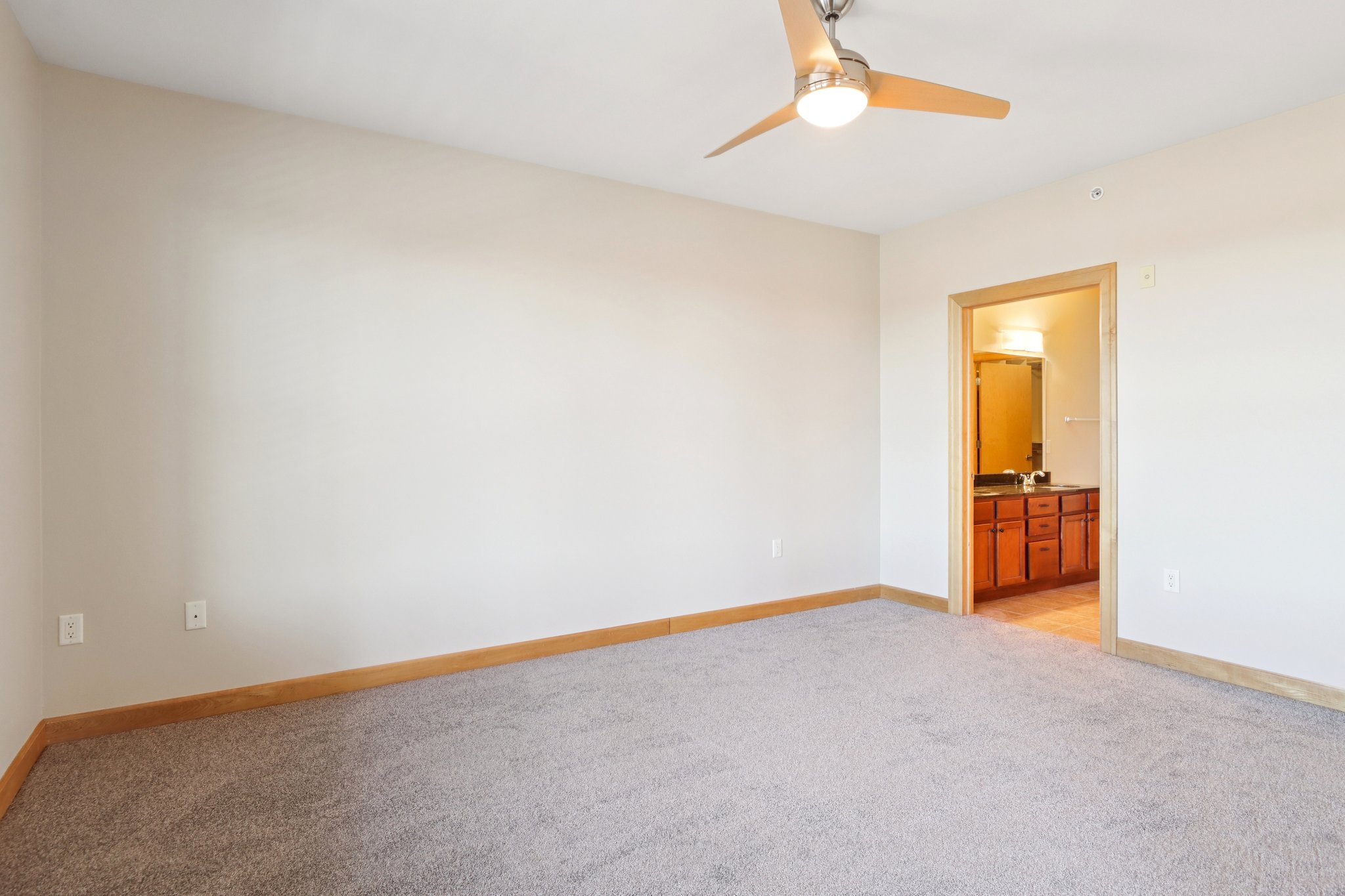 Mayo Dr 210-S2402-024.jpg