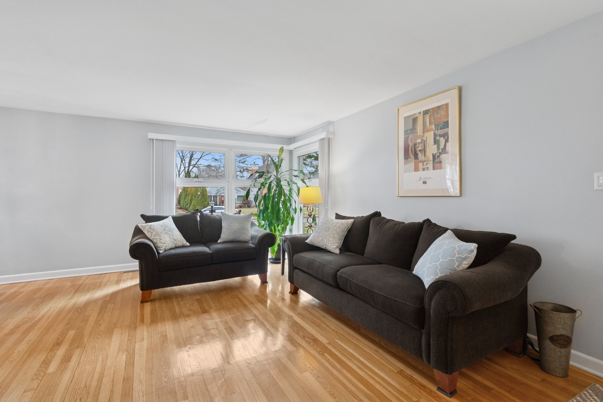 826 Brown Ave_002.jpg