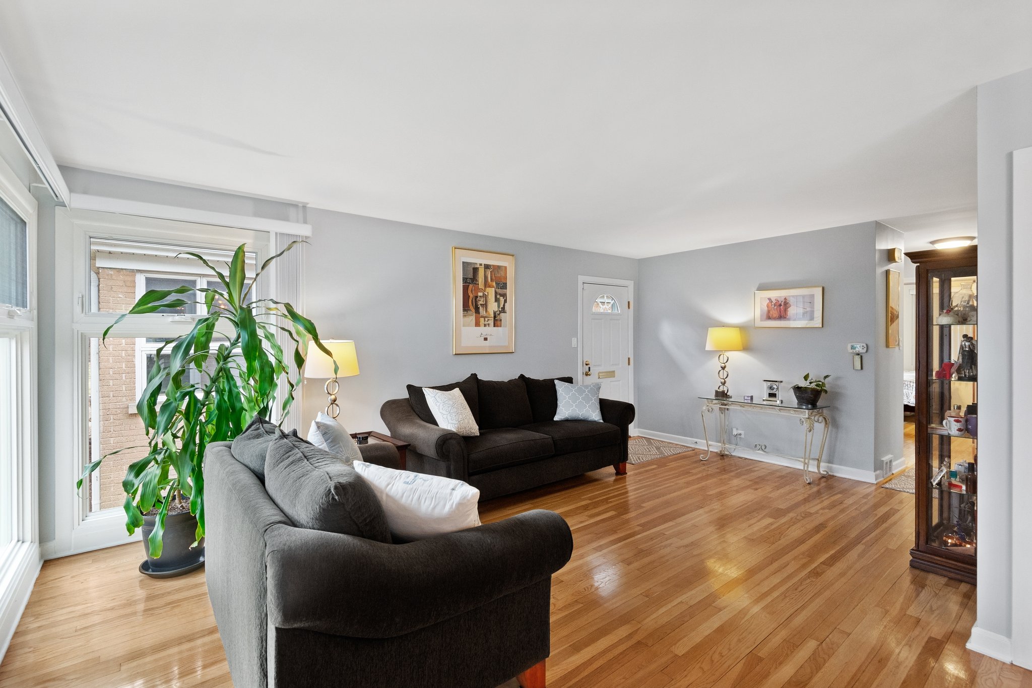 826 Brown Ave_003.jpg