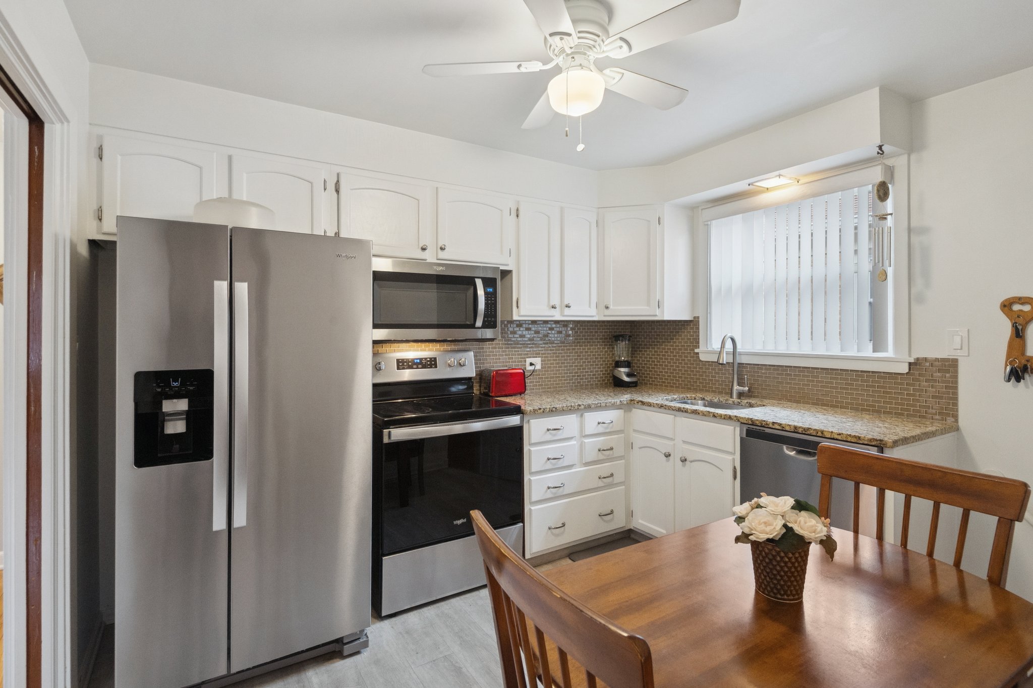 826 Brown Ave_005.jpg