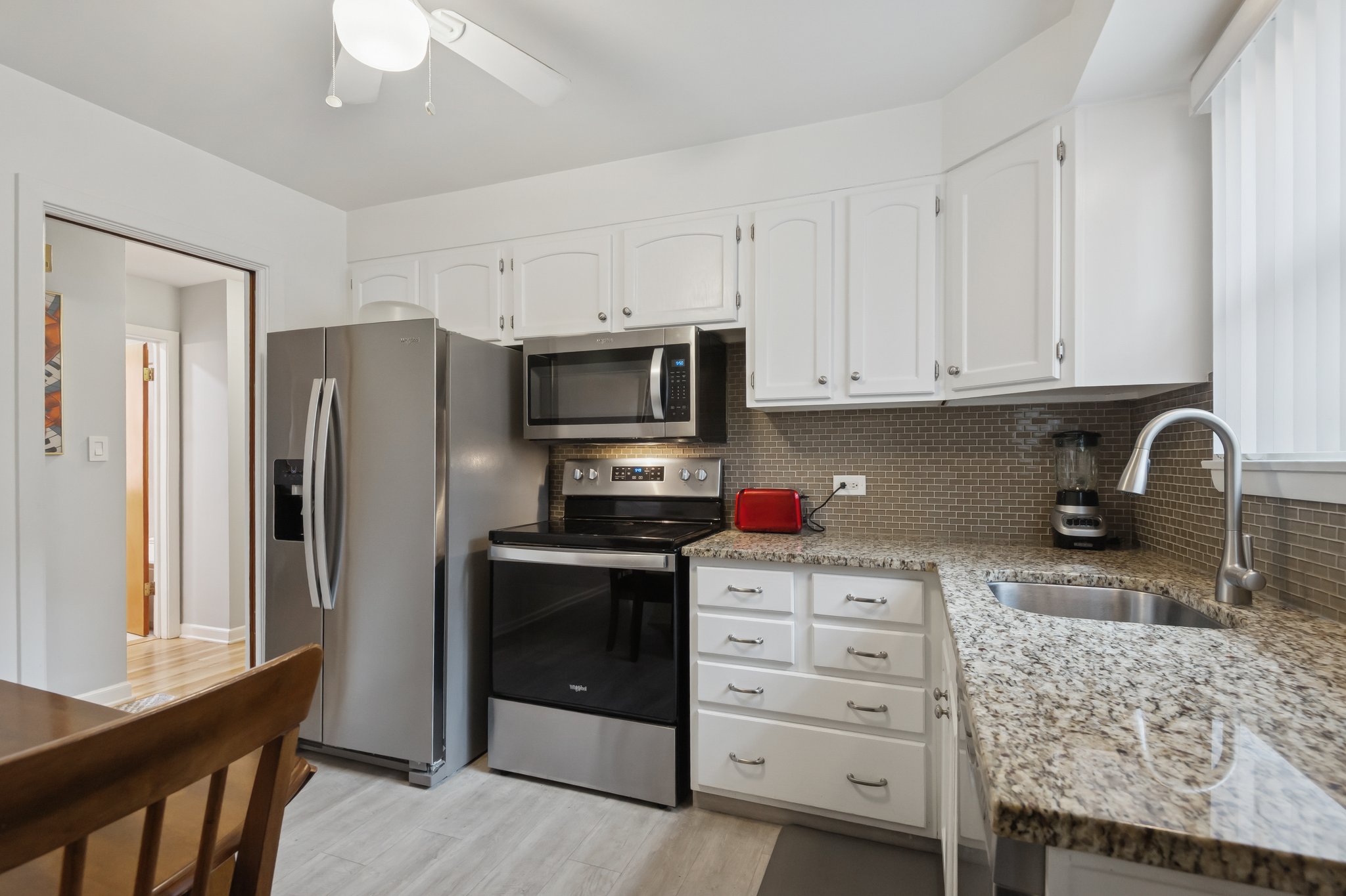 826 Brown Ave_006.jpg