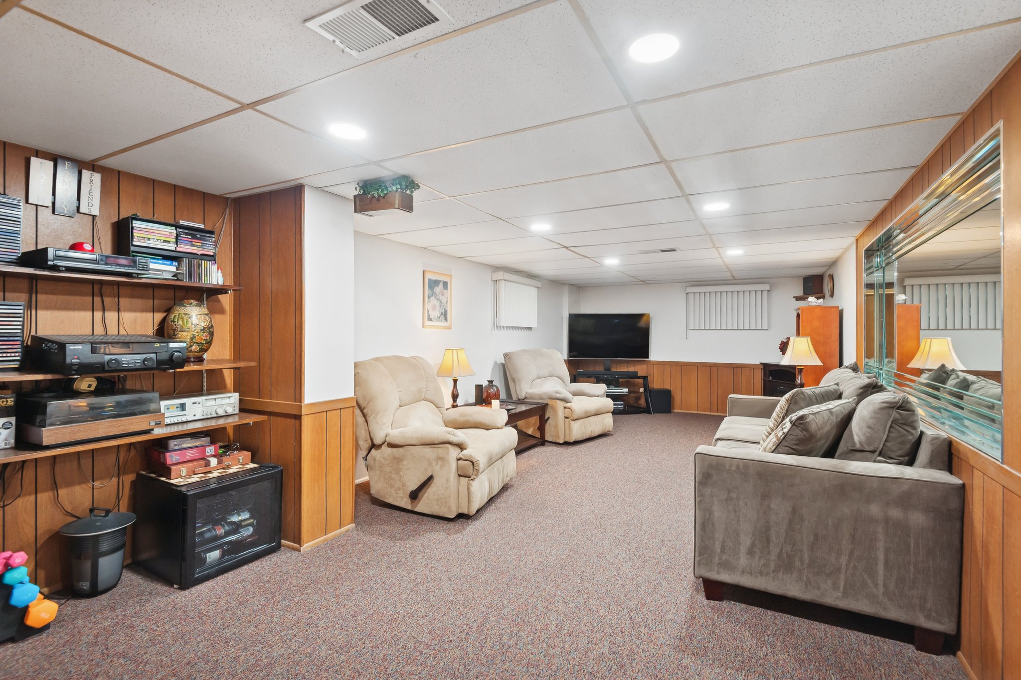 826 Brown Ave_015.jpg