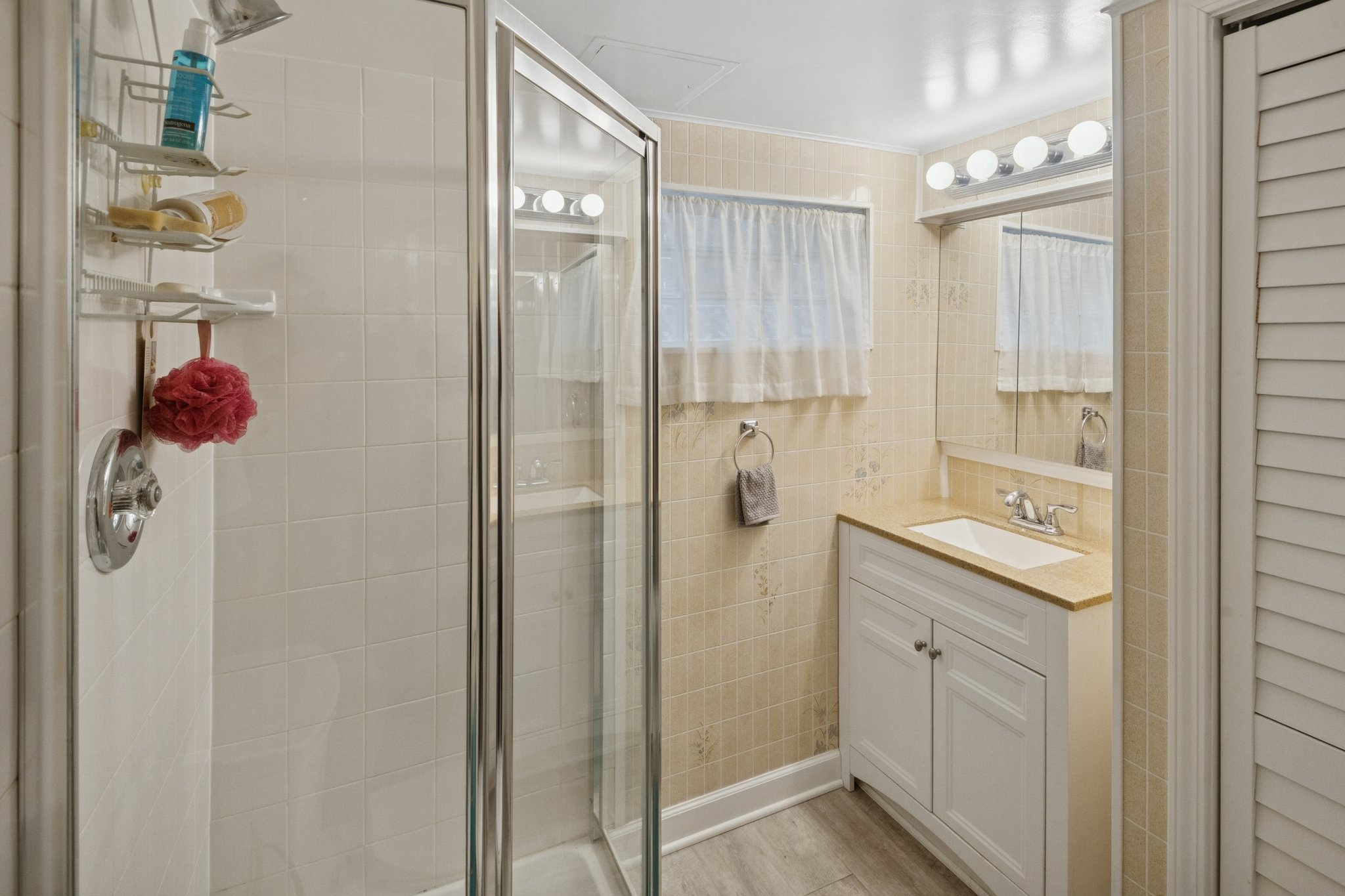 826 Brown Ave_020.jpg