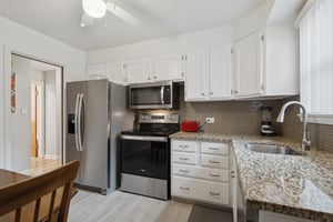 826 Brown Ave_006.jpg