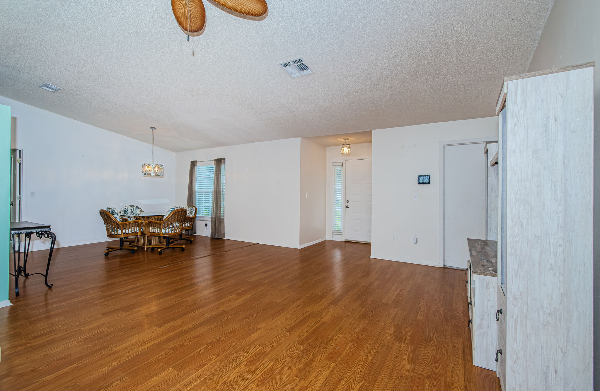 Front Interior Entrance 1B