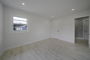  Photo 36