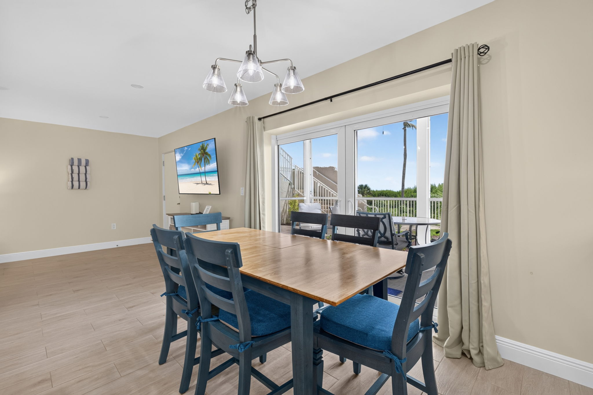 10-Dining Room 2 of 2
