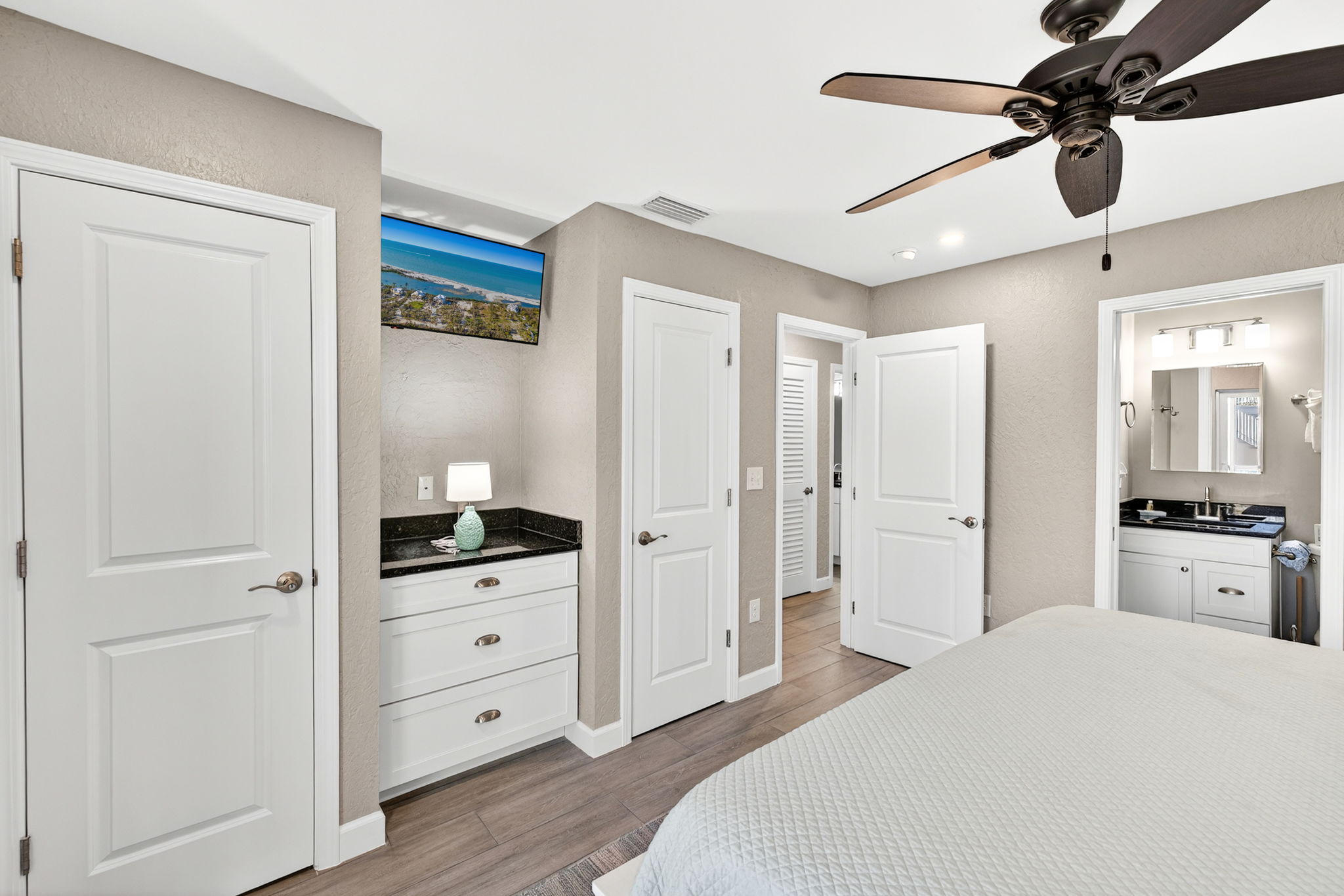 Guest Bedroom 1 - 2 of 2