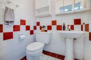  Photo 10