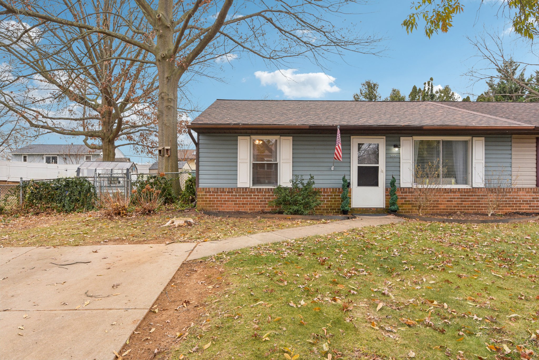 Johahn Dr-S1012-003.jpg