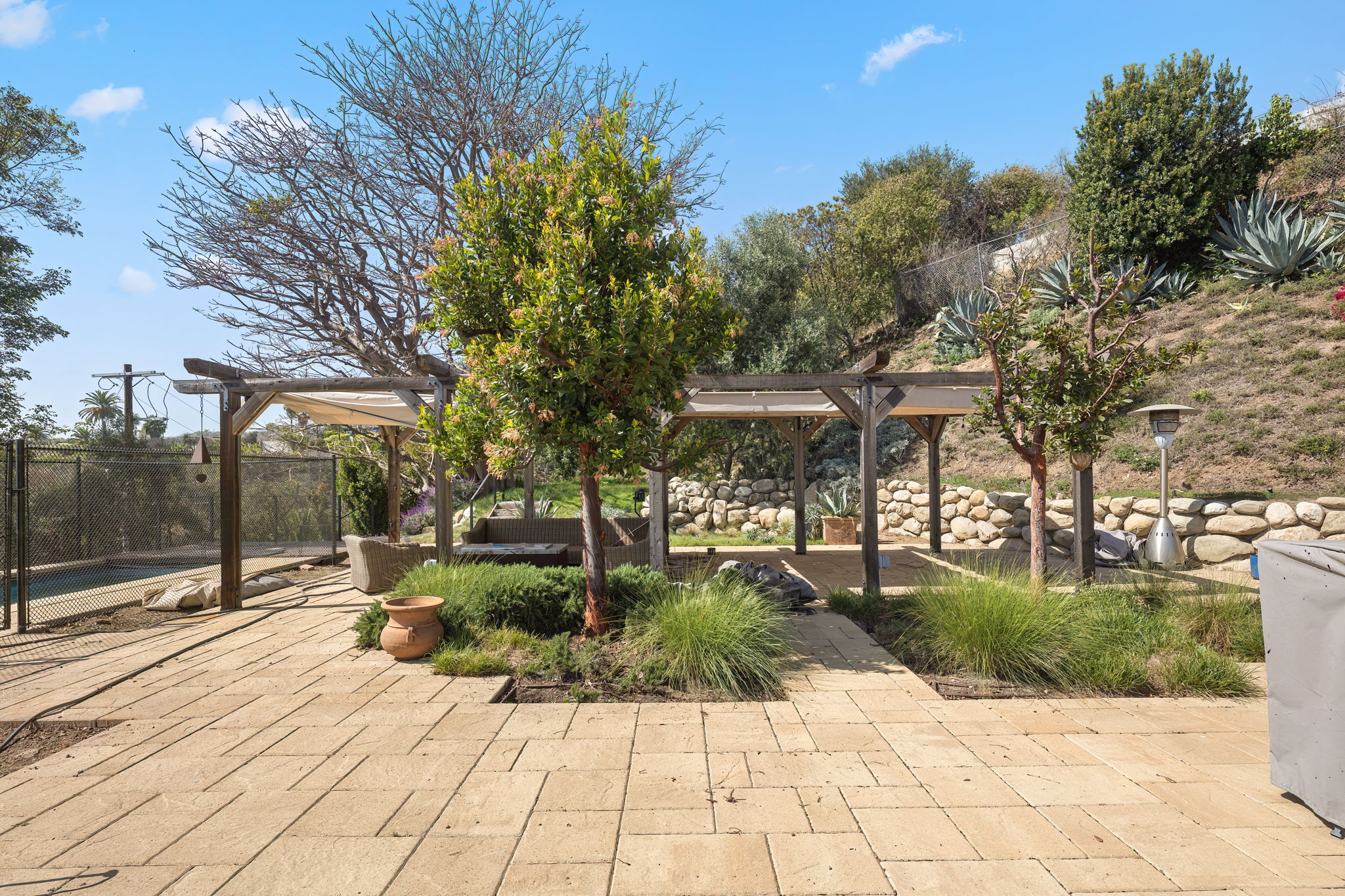 827 Lachman Lane-12