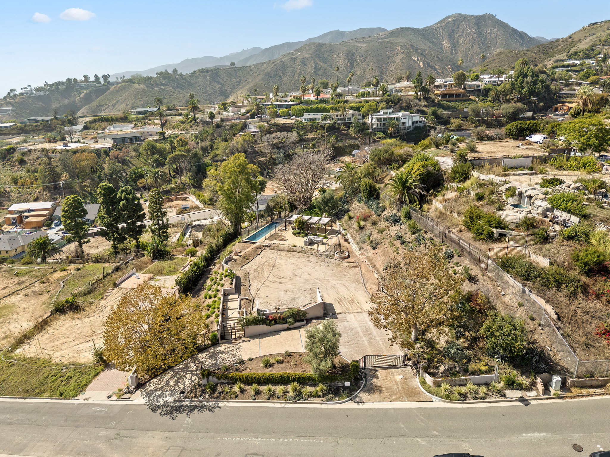 827 Lachman Lane-31
