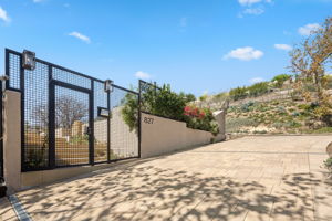 827 Lachman Lane-5