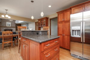 827 New Britton Rd, Carol Stream, IL 60188, USA Photo 8