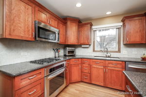 827 New Britton Rd, Carol Stream, IL 60188, USA Photo 10