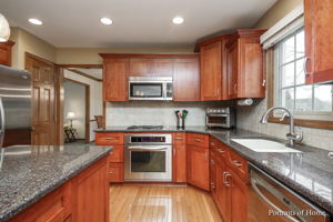 827 New Britton Rd, Carol Stream, IL 60188, USA Photo 11