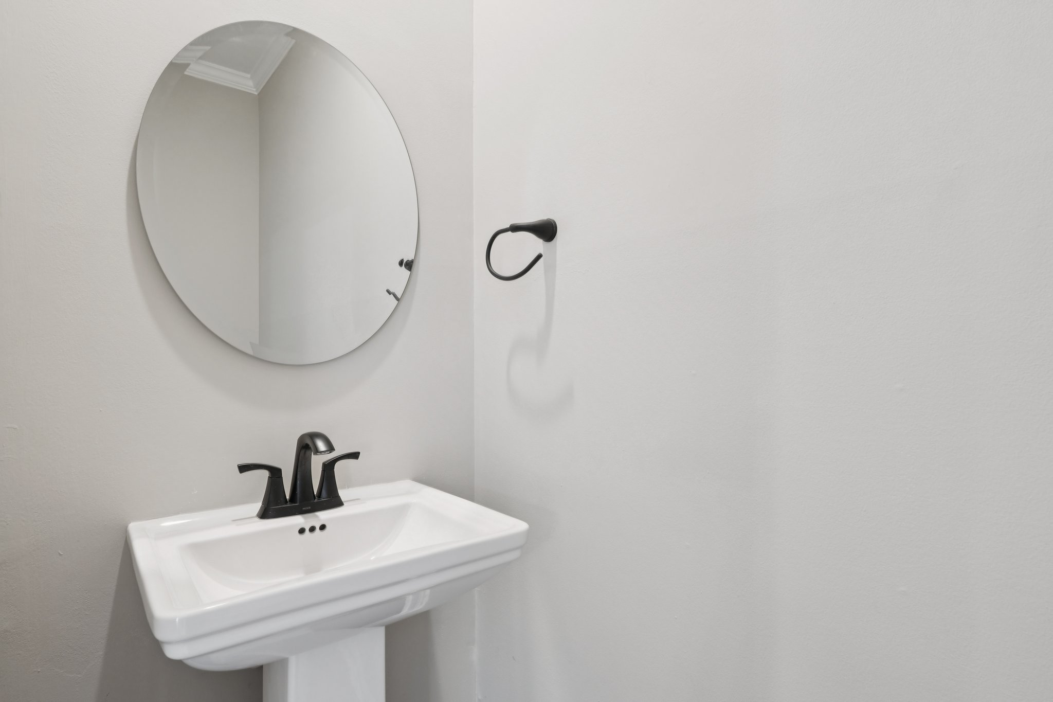 W 4th St-S0104-021.jpg