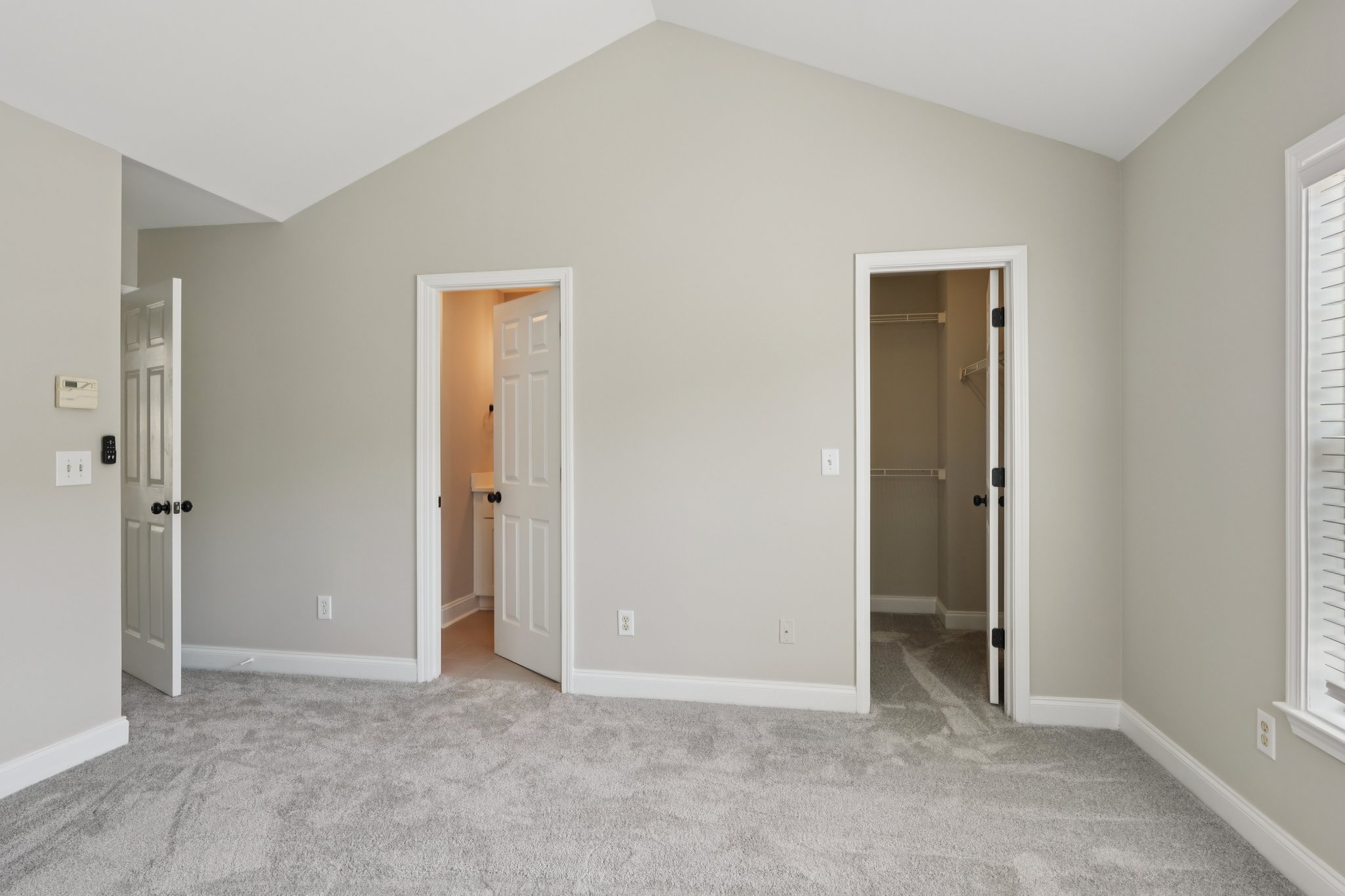 W 4th St-S0104-035.jpg