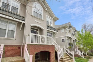 W 4th St-S0104-003.jpg