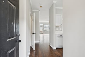 W 4th St-S0104-007.jpg