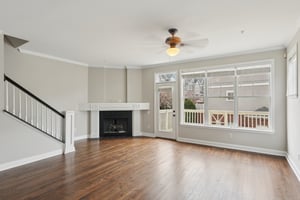 W 4th St-S0104-008.jpg