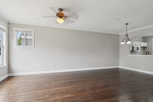 W 4th St-S0104-012.jpg