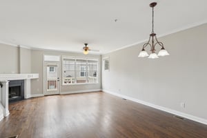 W 4th St-S0104-014.jpg