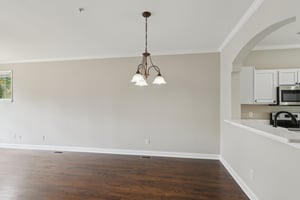 W 4th St-S0104-015.jpg