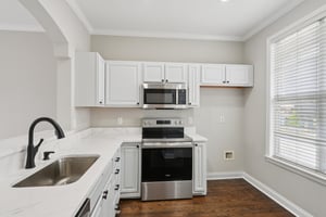 W 4th St-S0104-017.jpg