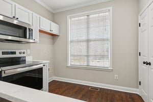 W 4th St-S0104-019.jpg