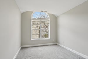 W 4th St-S0104-023.jpg