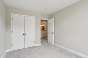 W 4th St-S0104-026.jpg