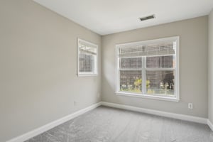 W 4th St-S0104-028.jpg