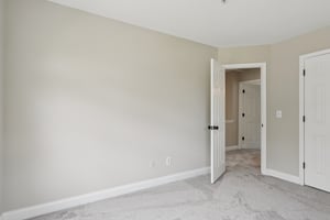 W 4th St-S0104-030.jpg