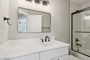 W 4th St-S0104-031.jpg