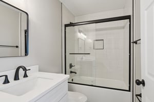 W 4th St-S0104-032.jpg