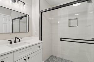 W 4th St-S0104-039.jpg