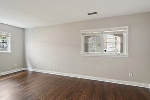 W 4th St-S0104-042.jpg